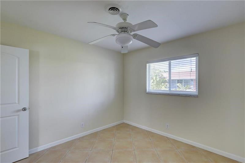 Image 15 of 50 For 1658 34th Street  A