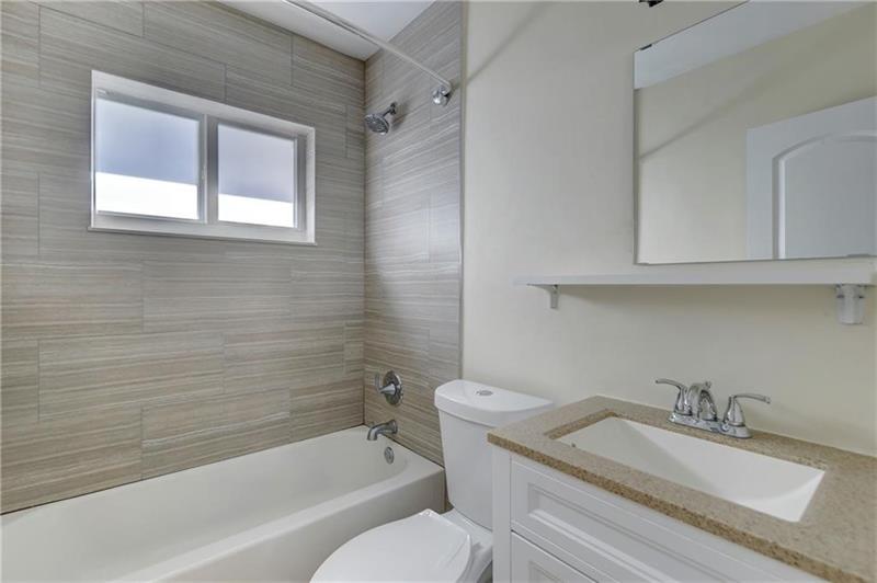 Image 17 of 50 For 1658 34th Street  A