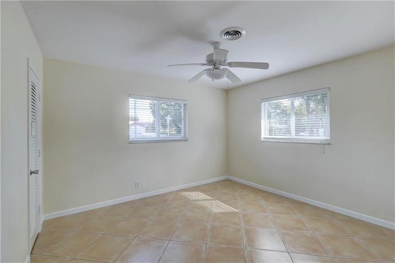 Image 18 of 50 For 1658 34th Street  A