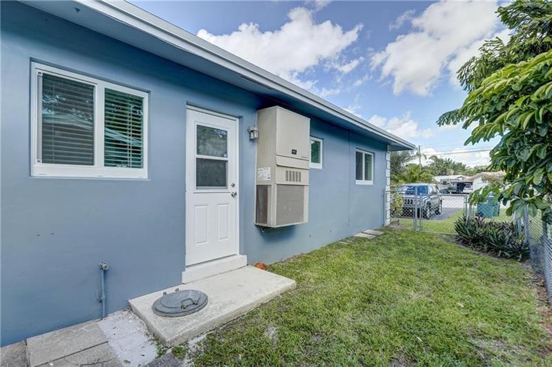 Image 21 of 50 For 1658 34th Street  A