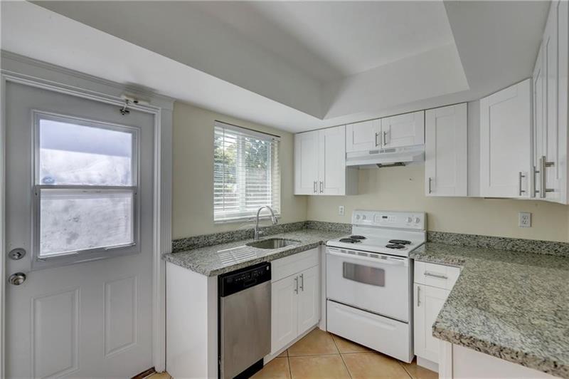 Image 9 of 50 For 1658 34th Street  A