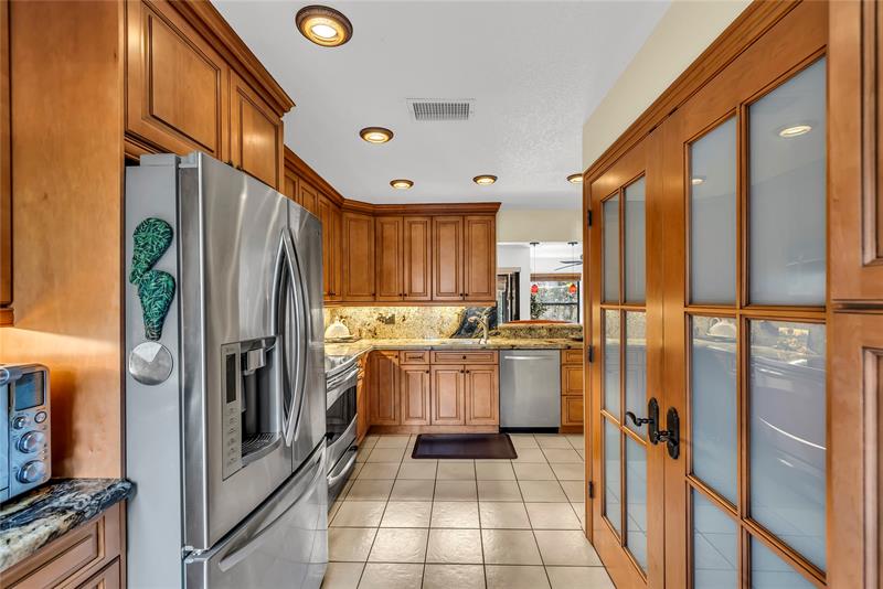Image 3 of 35 For 2737 42nd Ave  2737