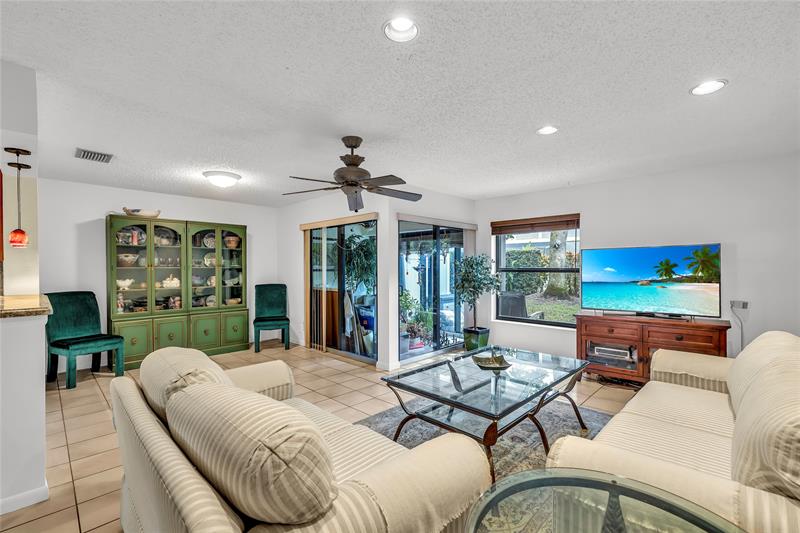 Image 4 of 35 For 2737 42nd Ave  2737