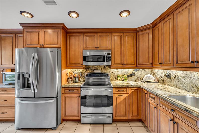 Image 7 of 35 For 2737 42nd Ave  2737