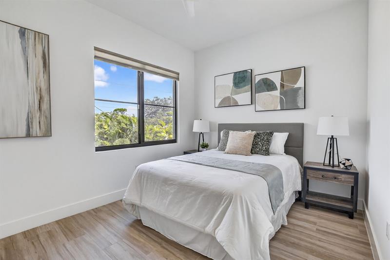Image 18 of 39 For 1010 Middle St  1010