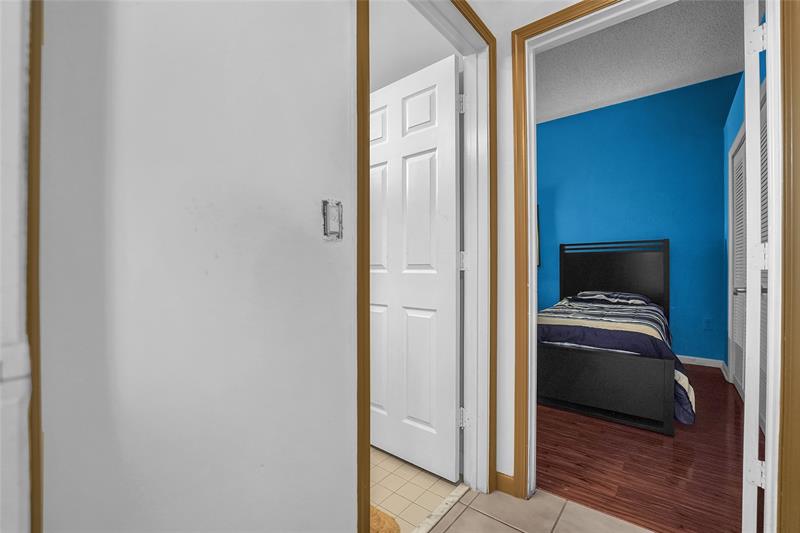 Image 11 of 41 For 7701 Highlands Cir
