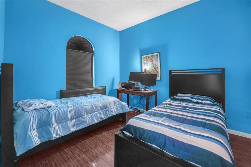 Image 13 of 41 For 7701 Highlands Cir