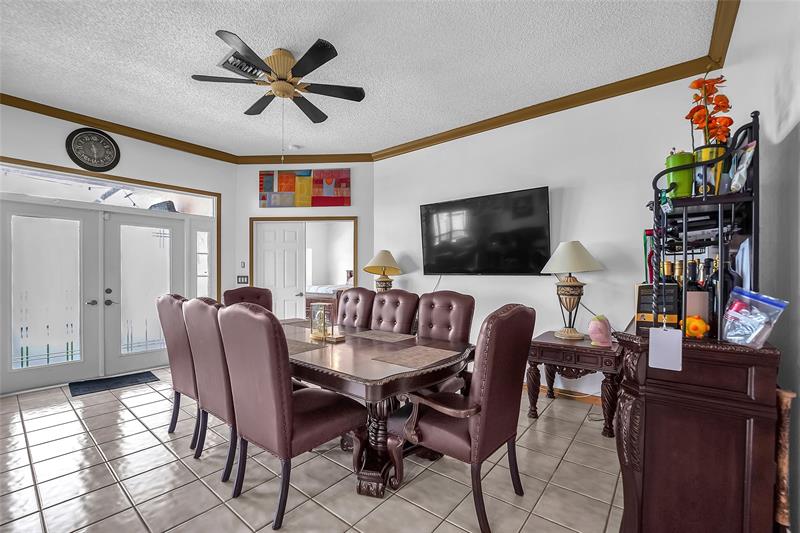 Image 19 of 41 For 7701 Highlands Cir