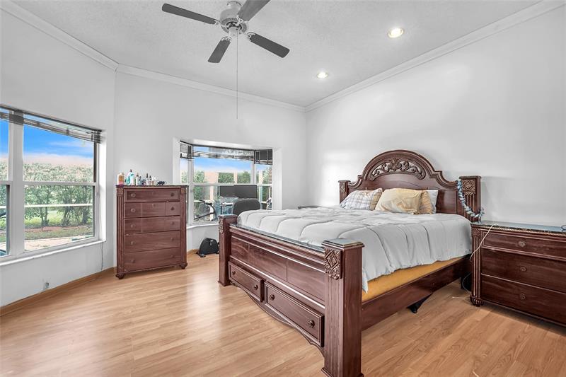 Image 30 of 41 For 7701 Highlands Cir