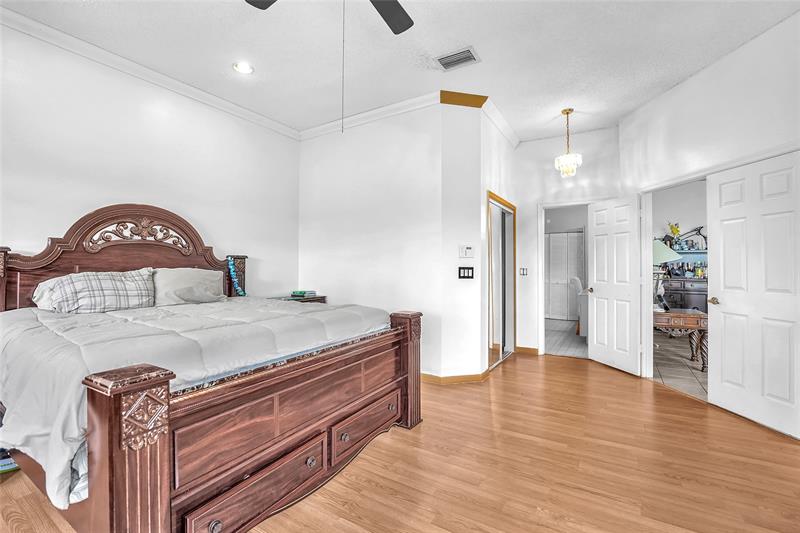 Image 31 of 41 For 7701 Highlands Cir