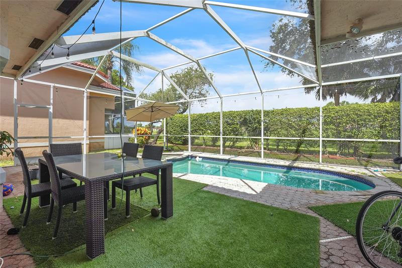 Image 37 of 41 For 7701 Highlands Cir