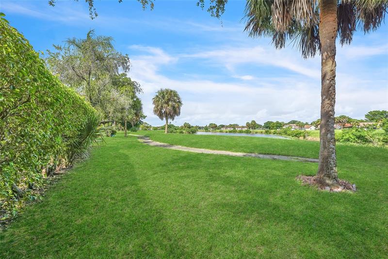 Image 39 of 41 For 7701 Highlands Cir