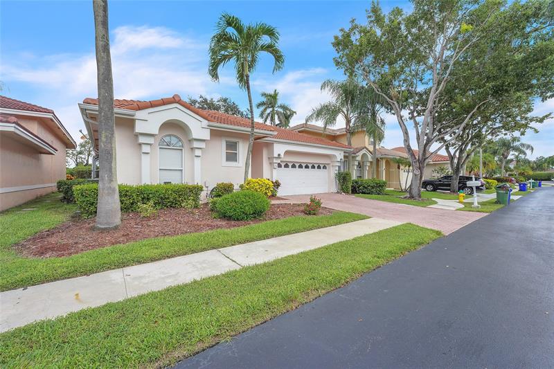 Image 5 of 41 For 7701 Highlands Cir