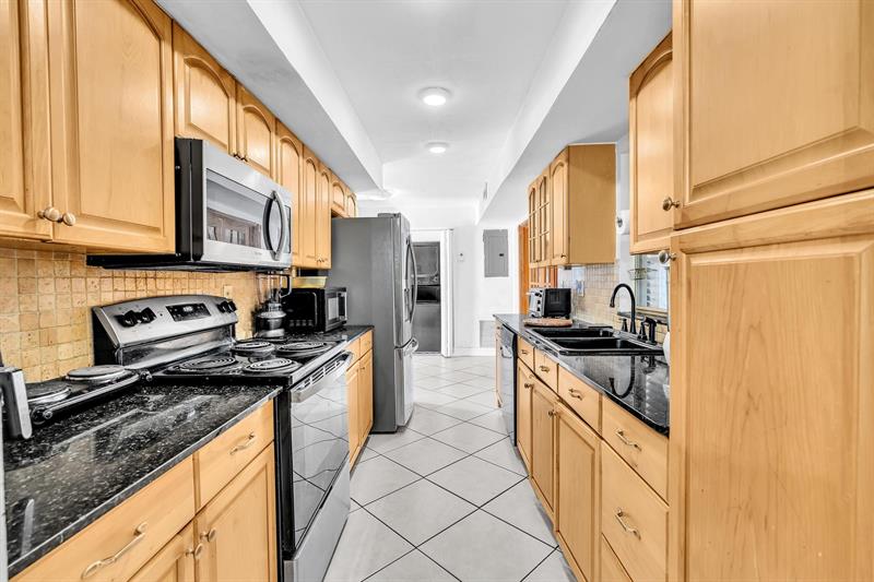 Image 17 of 57 For 6409 72nd Ave