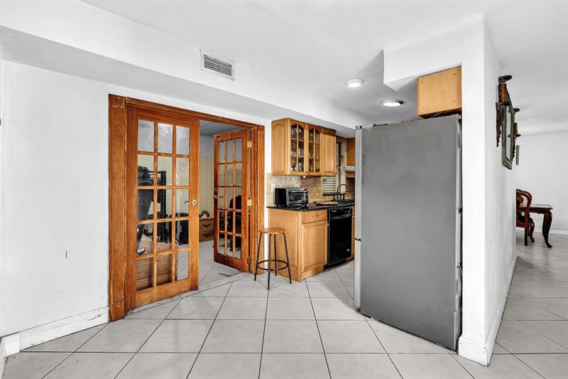 Image 22 of 57 For 6409 72nd Ave