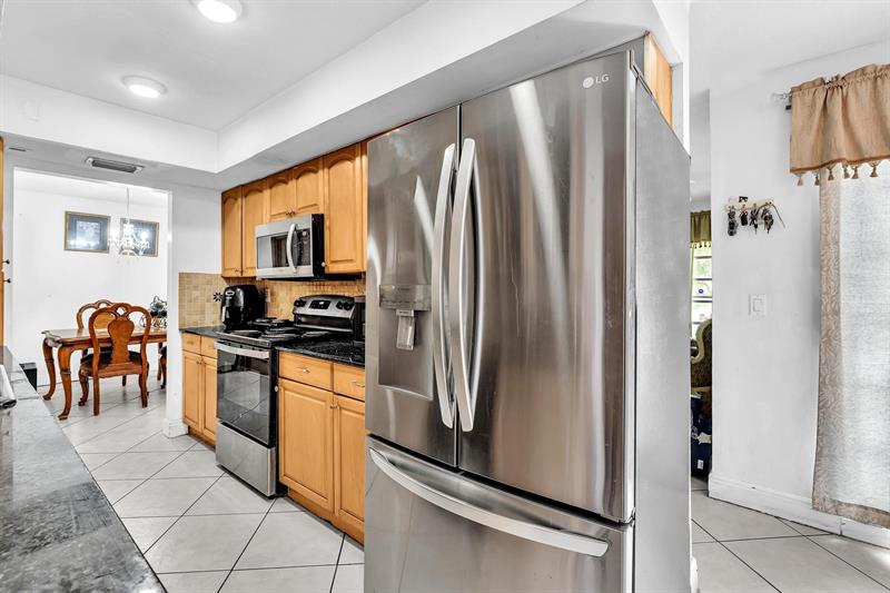 Image 24 of 57 For 6409 72nd Ave