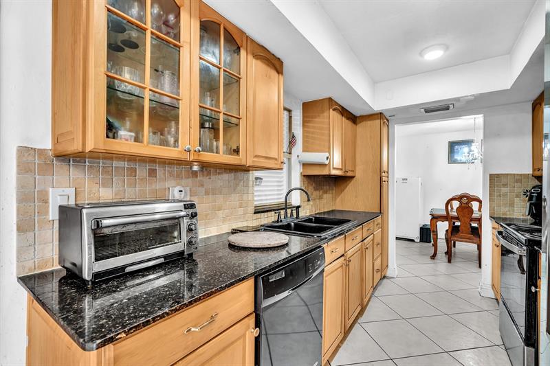 Image 25 of 57 For 6409 72nd Ave