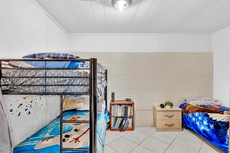 Image 37 of 57 For 6409 72nd Ave