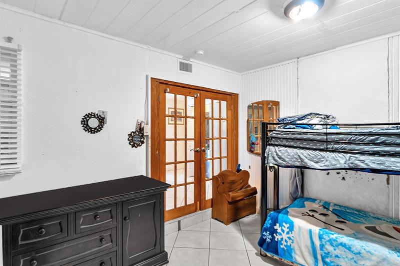 Image 38 of 57 For 6409 72nd Ave