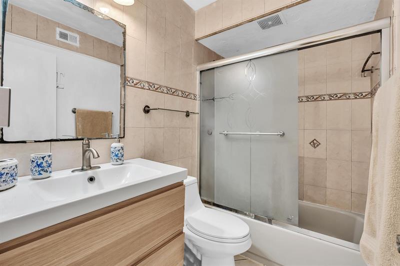 Image 40 of 57 For 6409 72nd Ave