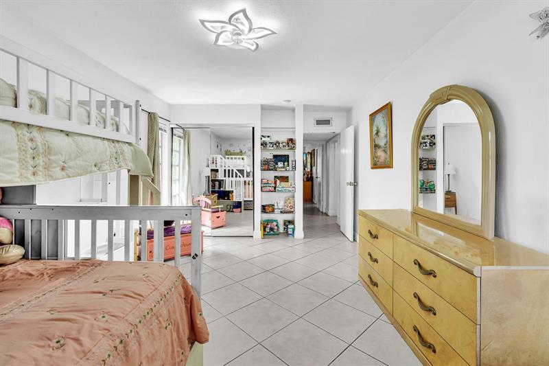 Image 42 of 57 For 6409 72nd Ave