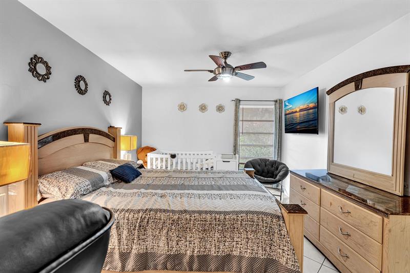 Image 45 of 57 For 6409 72nd Ave