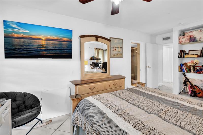 Image 46 of 57 For 6409 72nd Ave