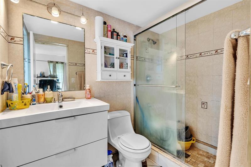 Image 49 of 57 For 6409 72nd Ave