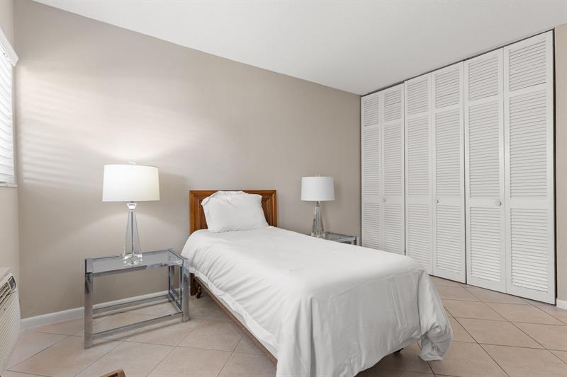 Image 19 of 30 For 2160 56th Ct  102