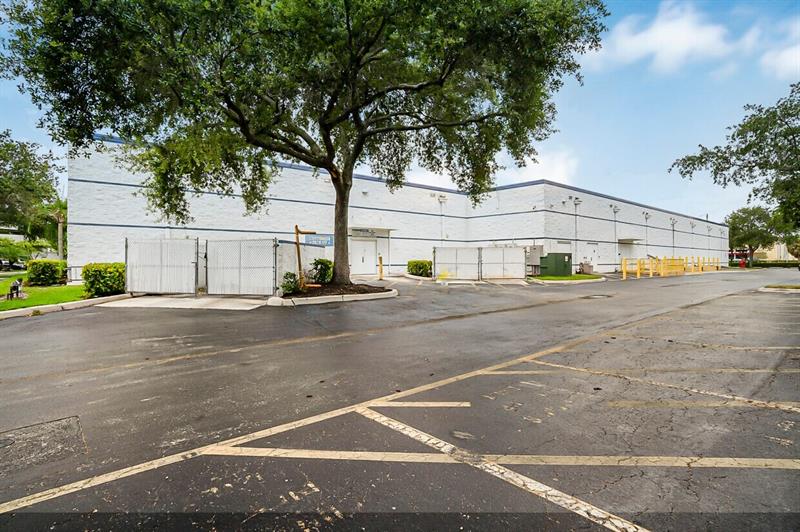 Image 7 of 14 For 1605 Oakland Park Blvd