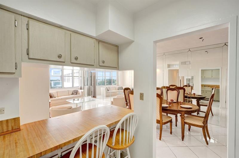 Image 12 of 93 For 7441 Wayne Ave  10c