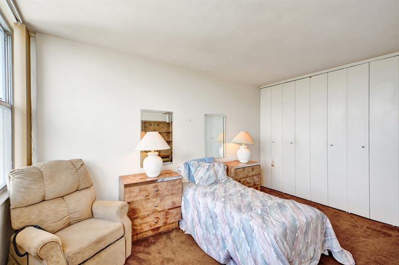 Image 24 of 93 For 7441 Wayne Ave  10c