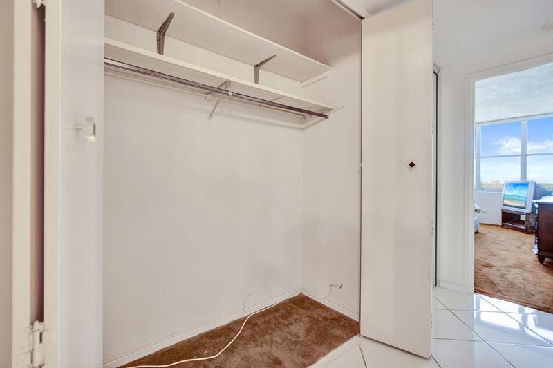 Image 36 of 93 For 7441 Wayne Ave  10c