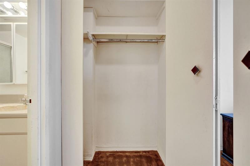 Image 47 of 93 For 7441 Wayne Ave  10c