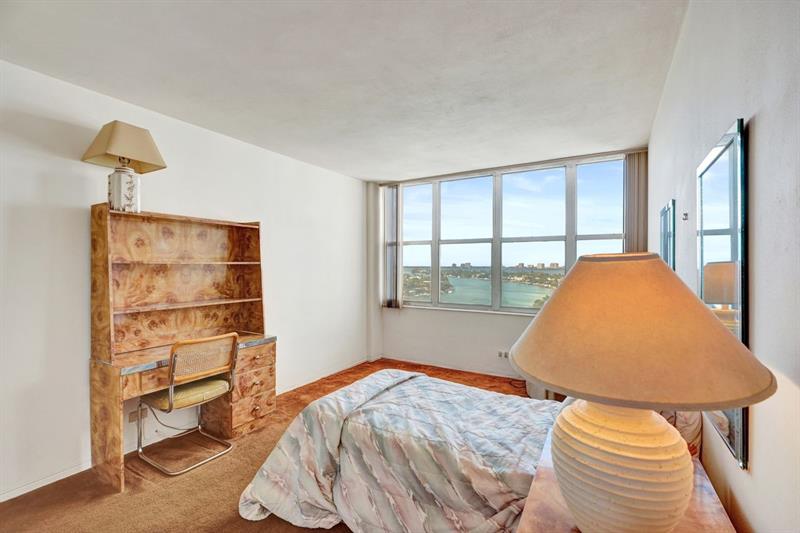 Image 7 of 93 For 7441 Wayne Ave  10c