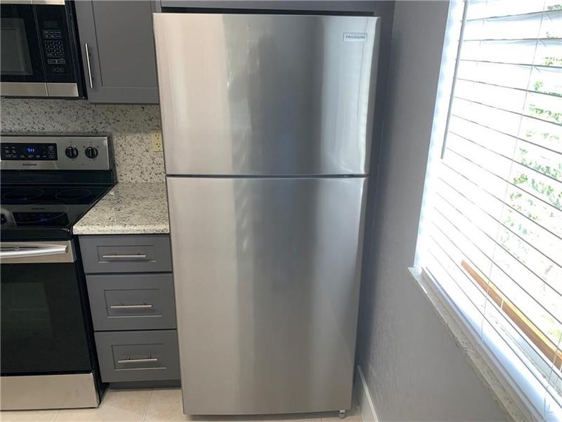 Image 18 of 64 For 755 92nd Ave