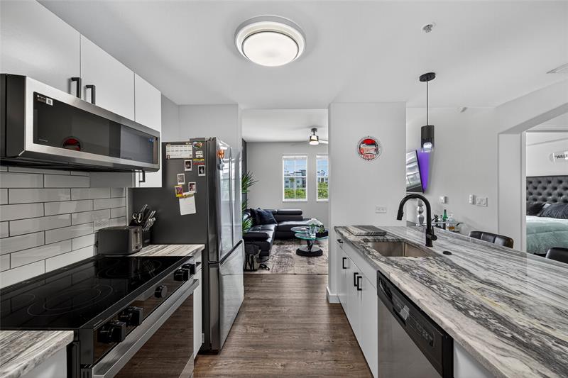 Image 5 of 42 For 533 3rd Ave  516