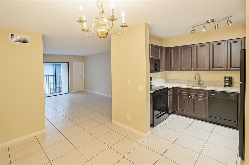 Image 7 of 19 For 11340 Royal Palm Blvd  11340