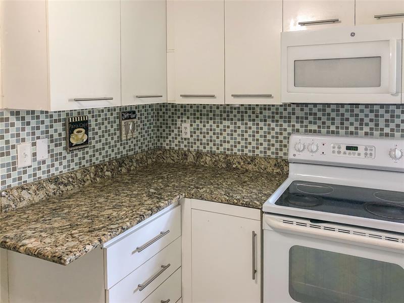 Image 13 of 47 For 5614 Hammock Ln  113