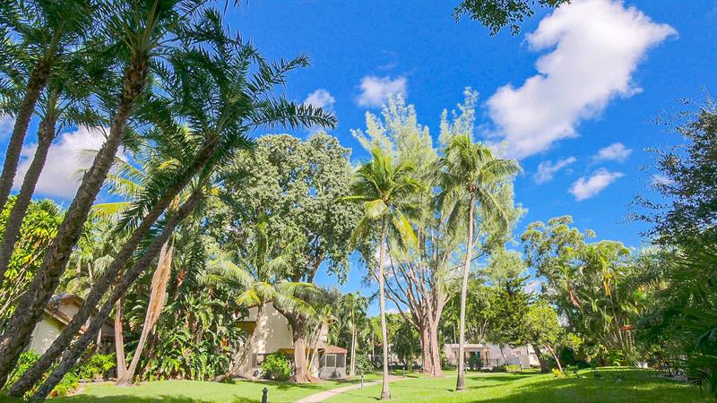 Image 33 of 47 For 5614 Hammock Ln  113