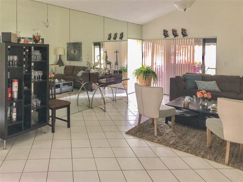 Image 8 of 47 For 5614 Hammock Ln  113