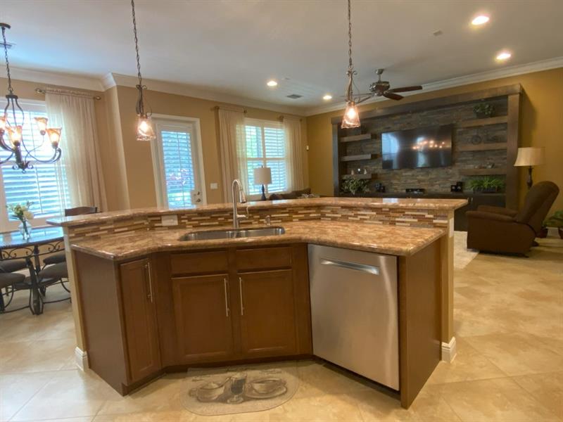 Image 11 of 43 For 4115 Darlington St