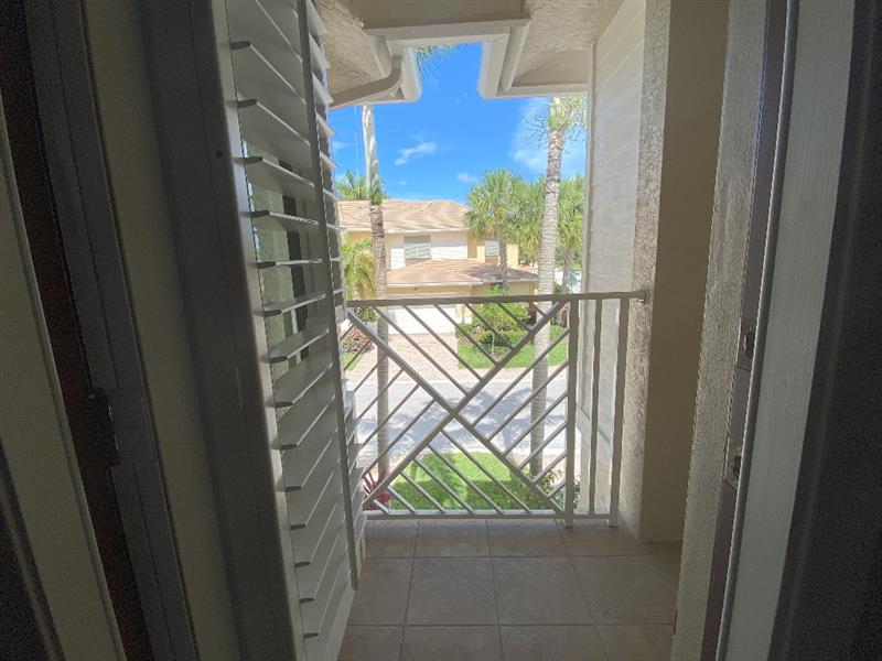 Image 37 of 43 For 4115 Darlington St