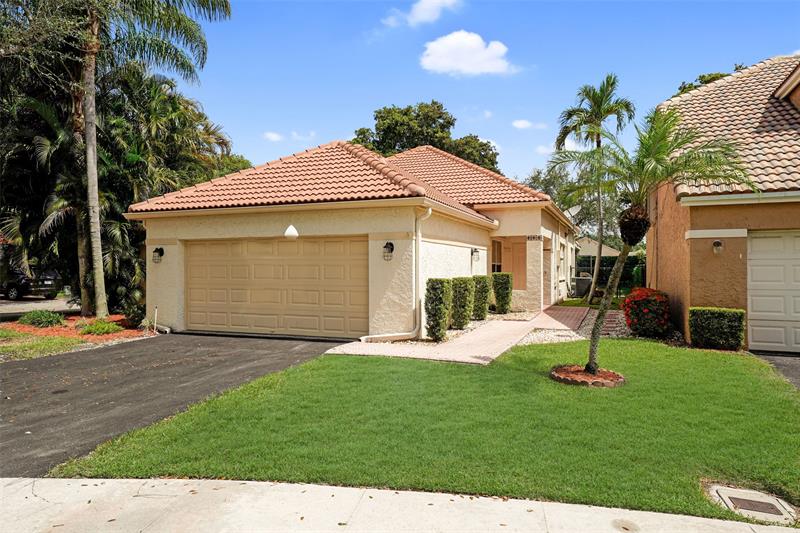 Details for 2687 Oak Park Cir, Davie, FL 33328