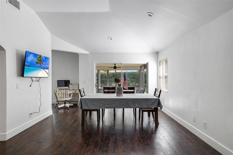 Image 16 of 58 For 2687 Oak Park Cir