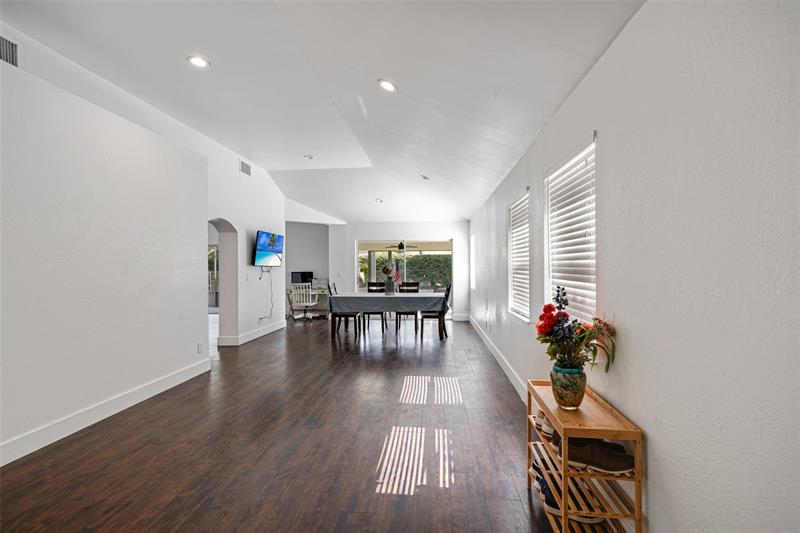 Image 17 of 58 For 2687 Oak Park Cir