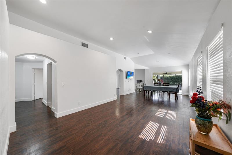 Image 18 of 58 For 2687 Oak Park Cir