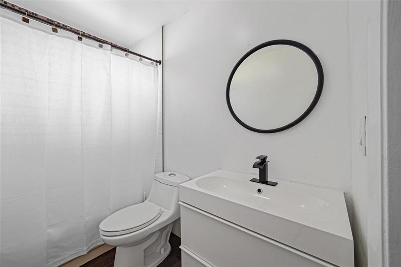 Image 23 of 58 For 2687 Oak Park Cir