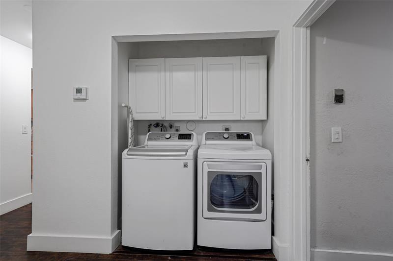 Image 24 of 58 For 2687 Oak Park Cir