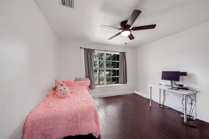 Image 32 of 58 For 2687 Oak Park Cir